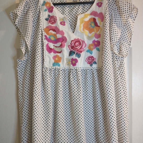Savanna Jane Tops - Savanna Jane 3x polka dot embroidered floral top